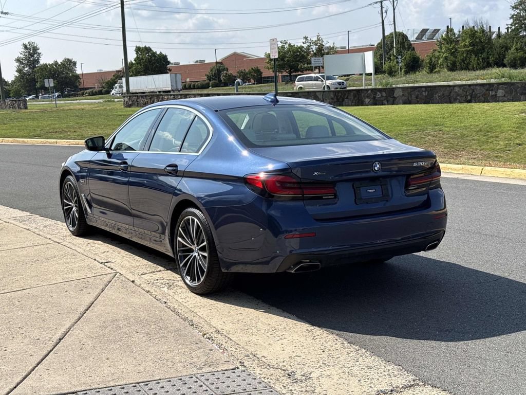Used 2022 BMW 530e xDrive w/ Premium Package AWD/4WD image 23