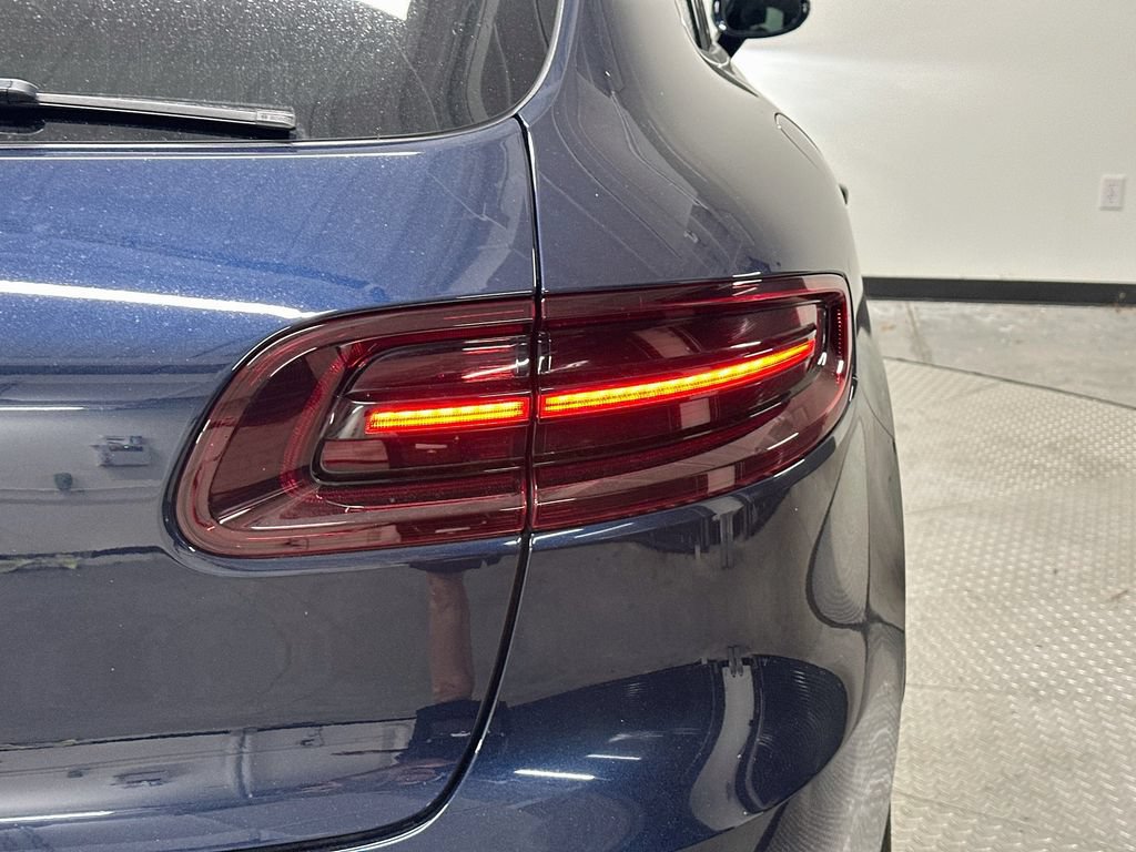 Certified 2017 Porsche Macan S AWD/4WD image 33