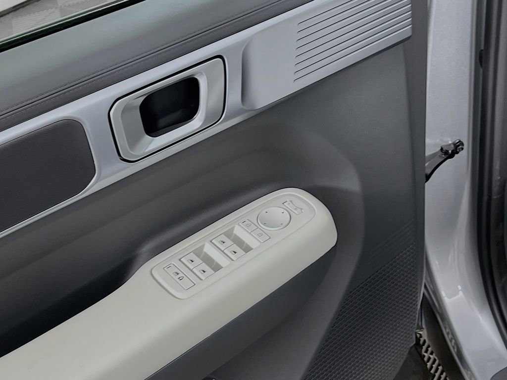 Certified 2025 Hyundai Santa Fe SE image 16