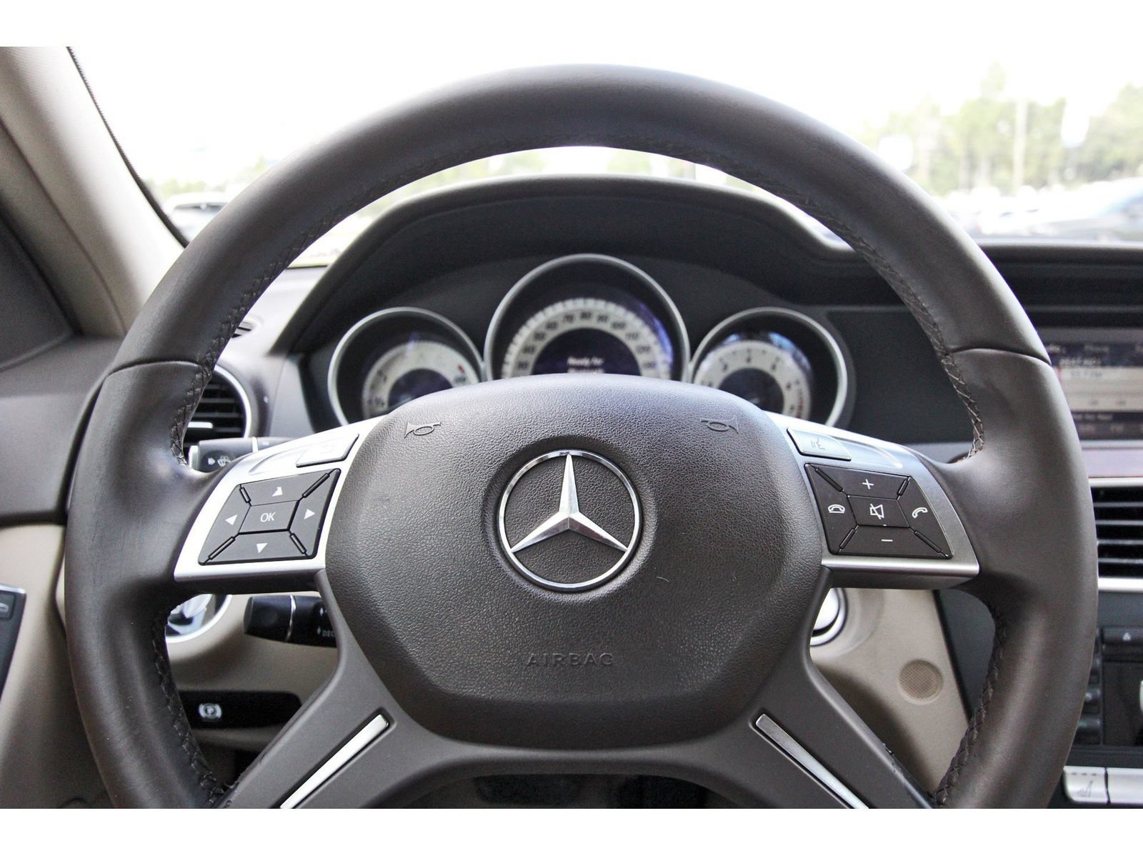 Used 2013 Mercedes-Benz C 250 Sedan image 15
