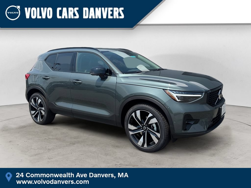 New 2026 Volvo XC40 B5 Ultra w/ Protection Package Premier