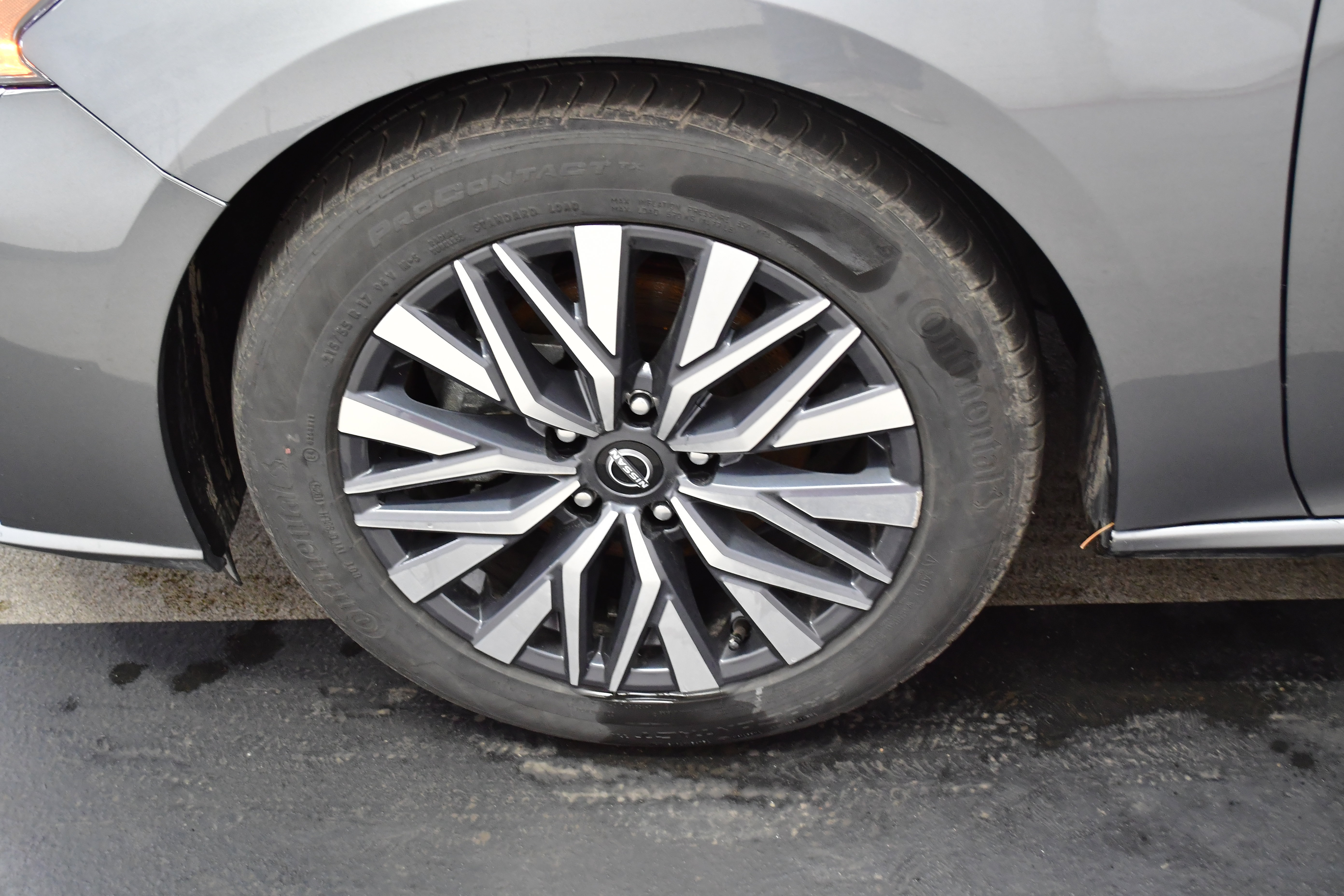 Used 2025 Nissan Altima 2.5 SV image 34