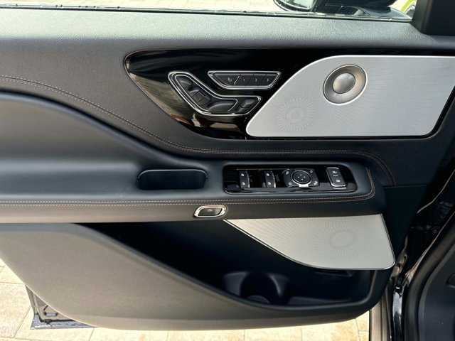 New 2025 Lincoln Aviator Black Label image 9