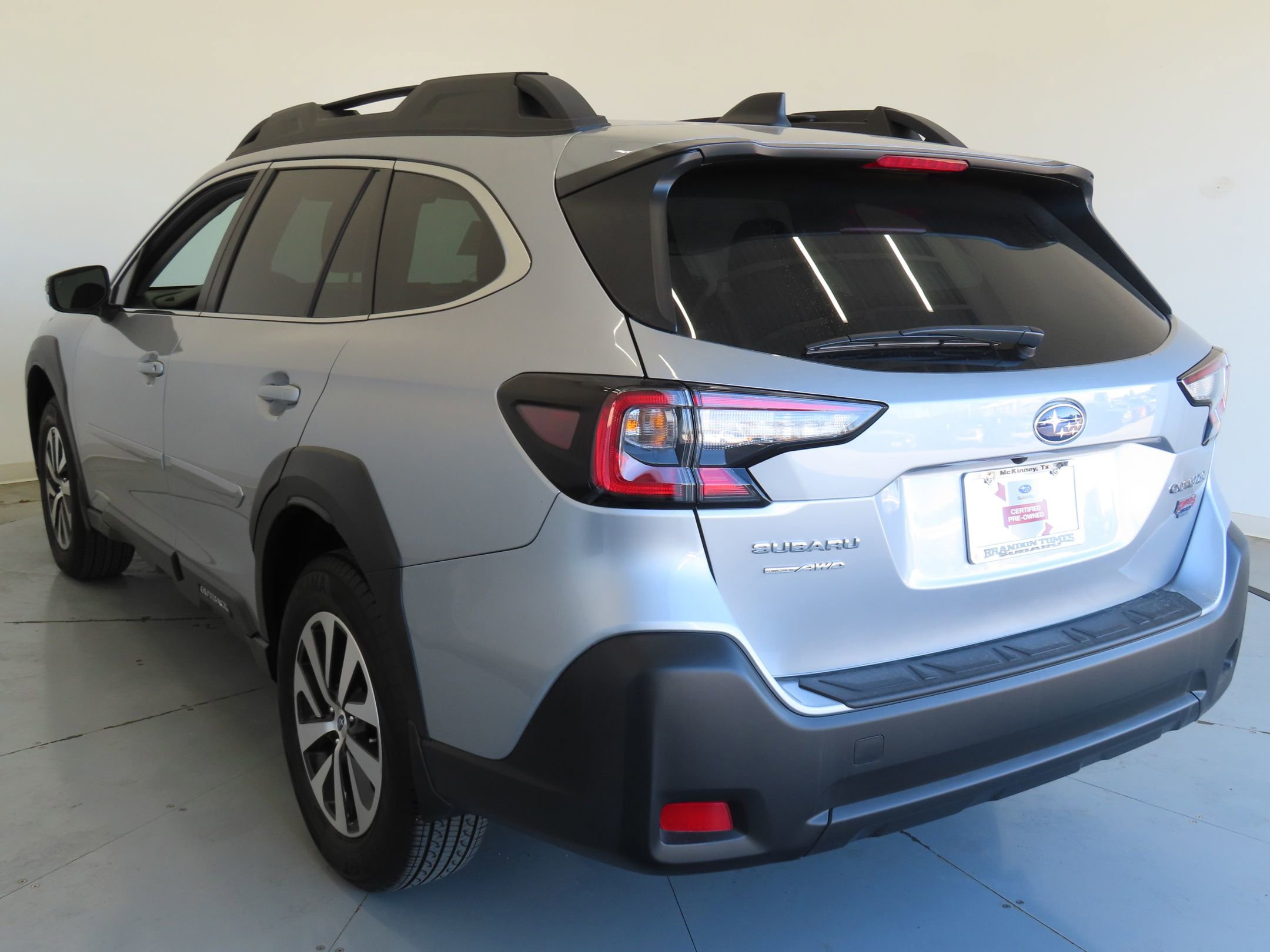 Certified 2025 Subaru Outback Premium AWD/4WD image 8