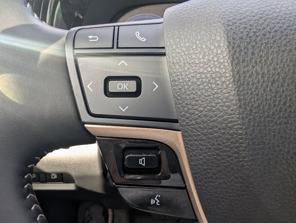 Used 2025 Toyota Crown XLE image 25