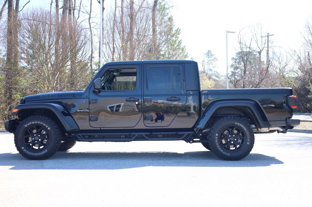 Used 2025 Jeep Gladiator Willys image 3