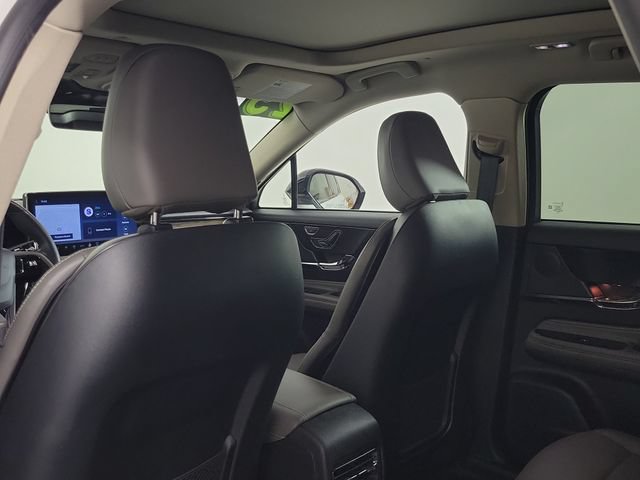 Used 2025 Lincoln Corsair Reserve FWD image 13