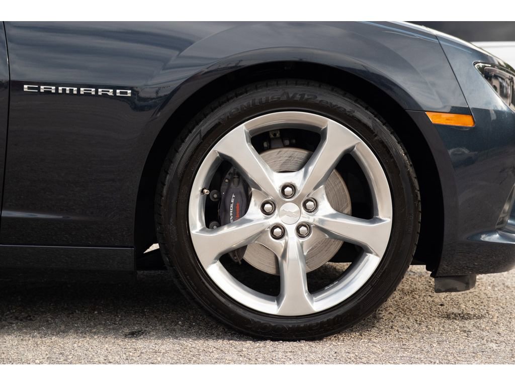 Used 2014 Chevrolet Camaro SS w/ RS Package RWD image 10