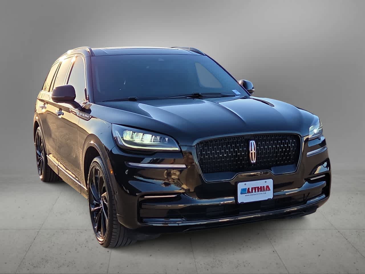 Used 2024 Lincoln Aviator Reserve w/ Equipment Group 201A RWD image 3