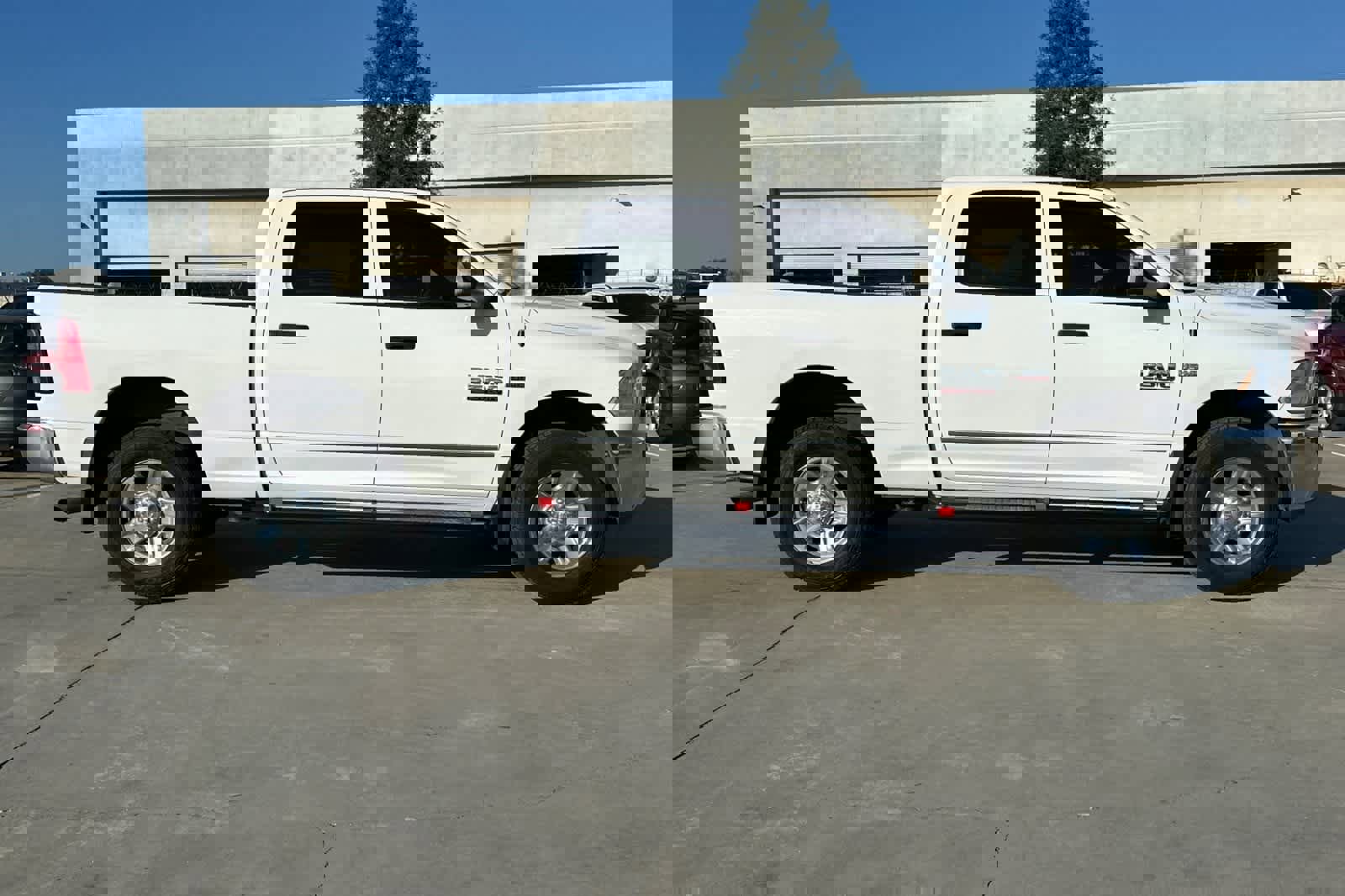 Used 2017 RAM 2500 Tradesman w/ Chrome Appearance Group image 9