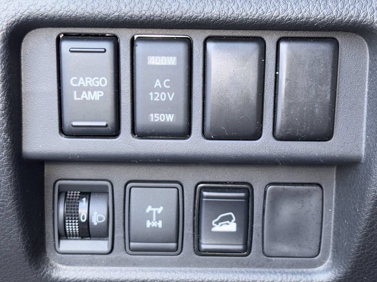 Used 2023 Nissan Titan PRO-4X w/ Pro-4x Convenience Package AWD/4WD image 17
