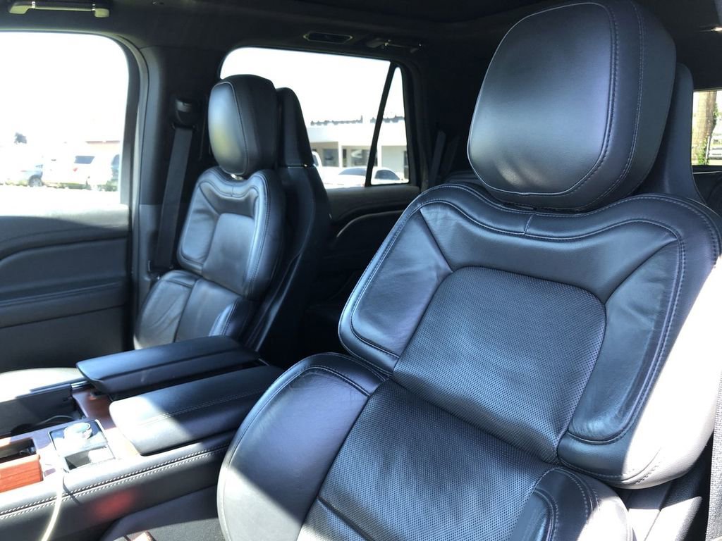 Used 2023 Lincoln Navigator Reserve AWD/4WD image 15
