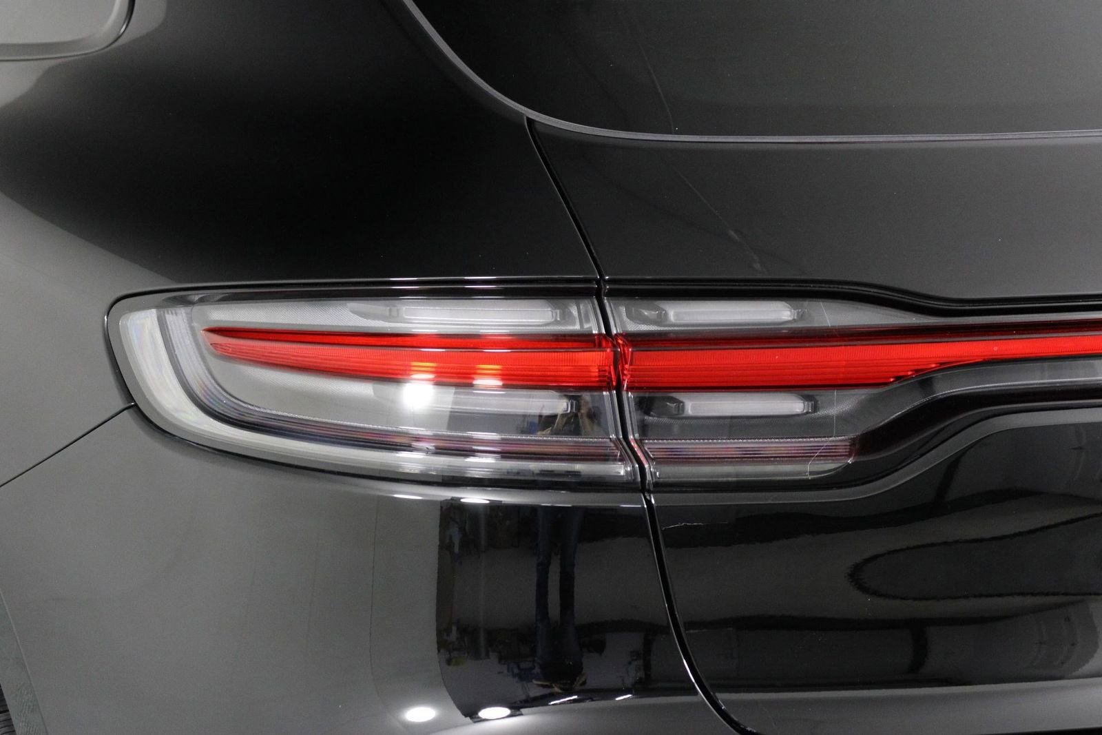 Certified 2026 Porsche Macan AWD/4WD image 21
