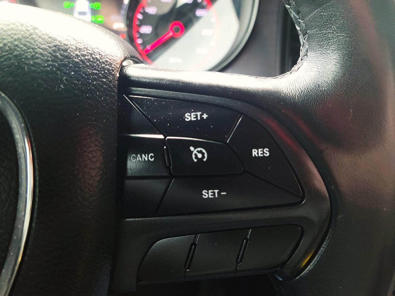 Used 2018 Dodge Charger SXT w/ Blacktop Package image 11