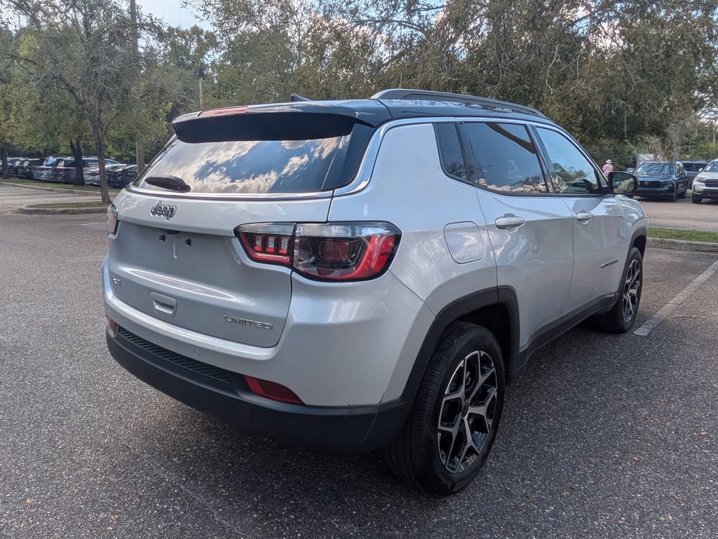 Used 2025 Jeep Compass Limited AWD/4WD image 4