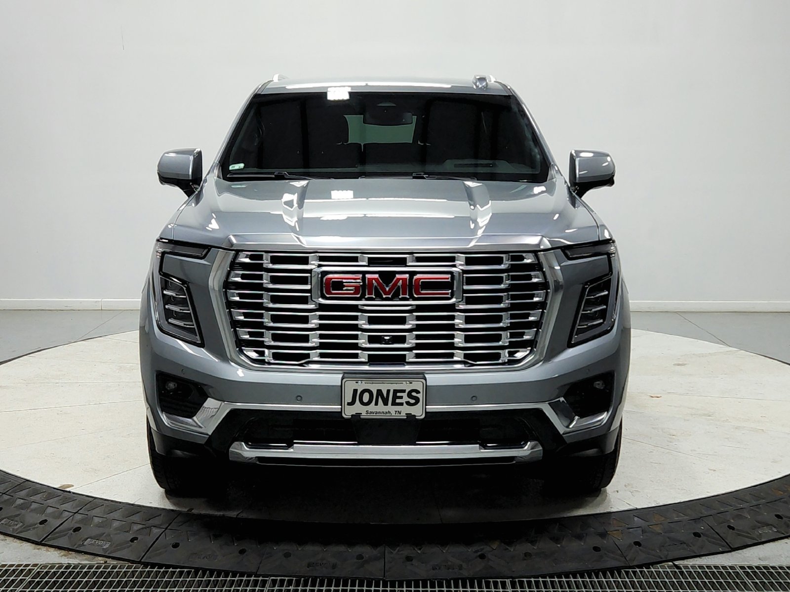Used 2025 GMC Yukon Denali AWD/4WD image 3