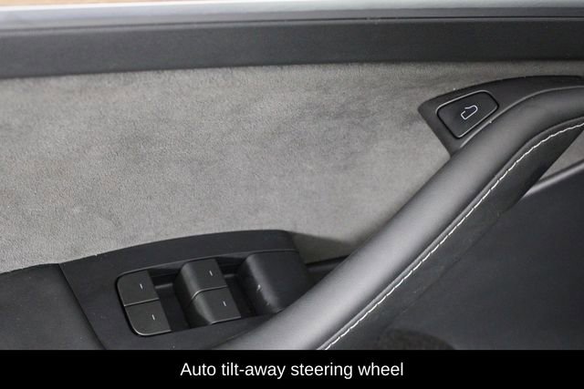 Used 2024 Tesla Model Y Long Range image 16