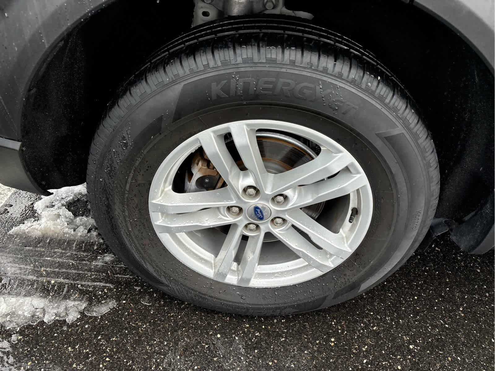 Used 2023 Ford Explorer XLT image 31