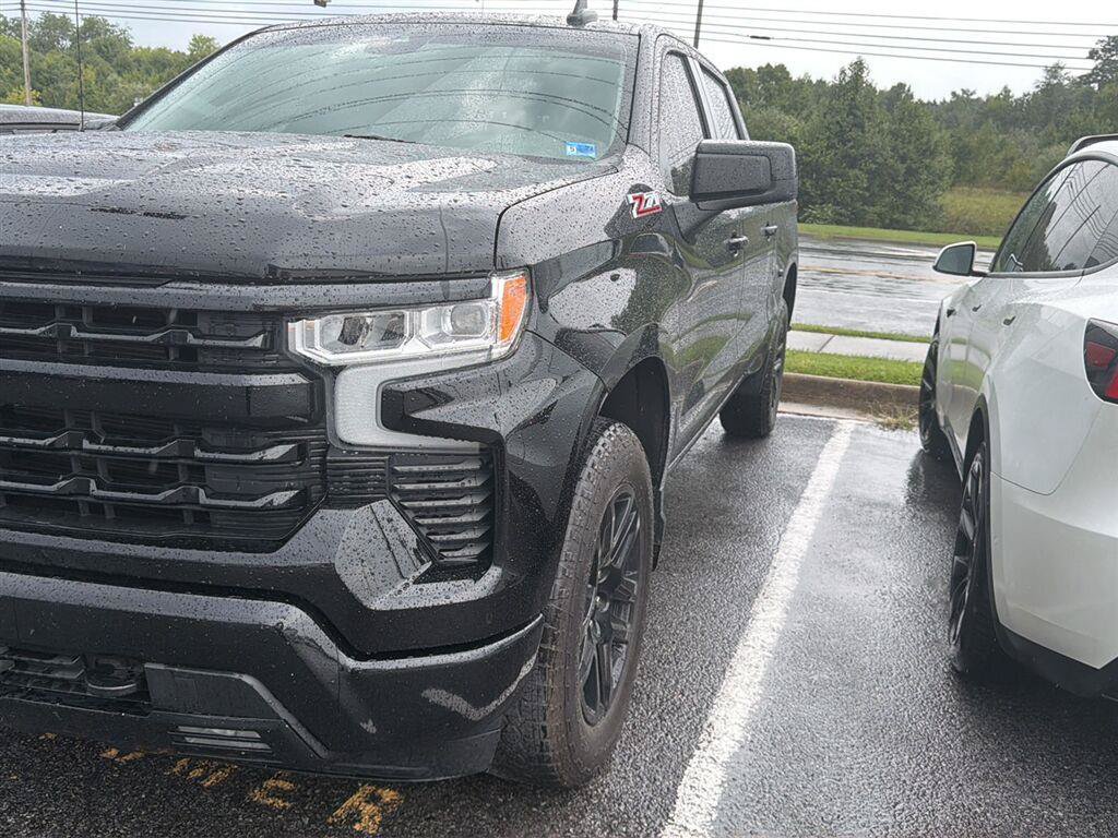 Used 2022 Chevrolet Silverado 1500 RST AWD/4WD image 1