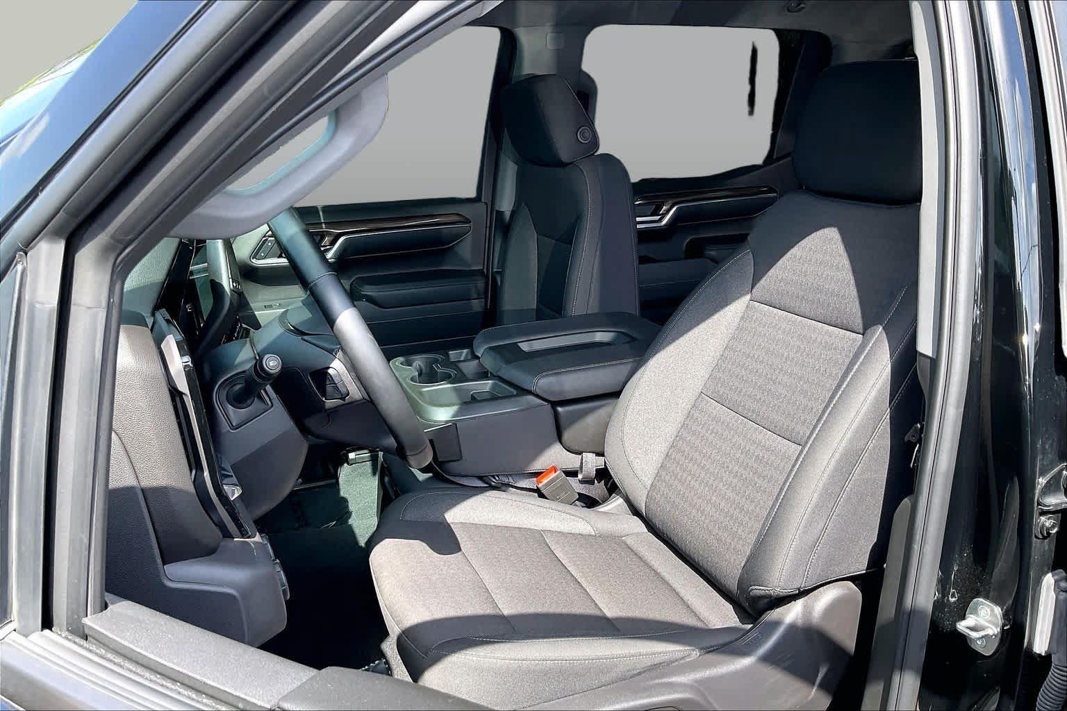 Used 2023 Chevrolet Silverado 1500 LT AWD/4WD image 24