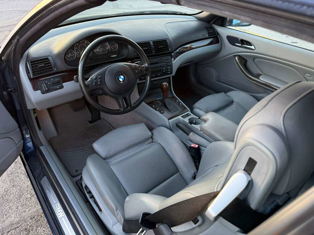 Used 2004 BMW 330Ci Convertible image 16