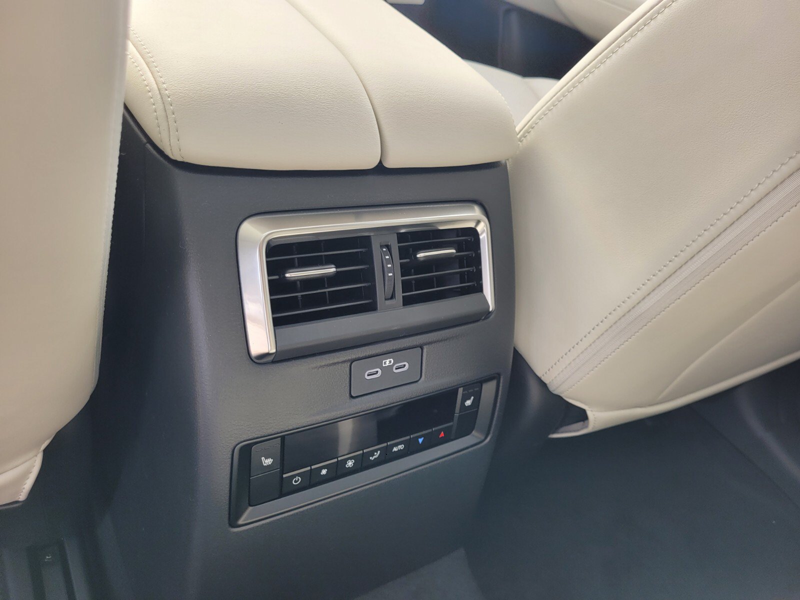 New 2026 MAZDA CX-90 Plug-In Hybrid w/ Premium Plus AWD/4WD image 7
