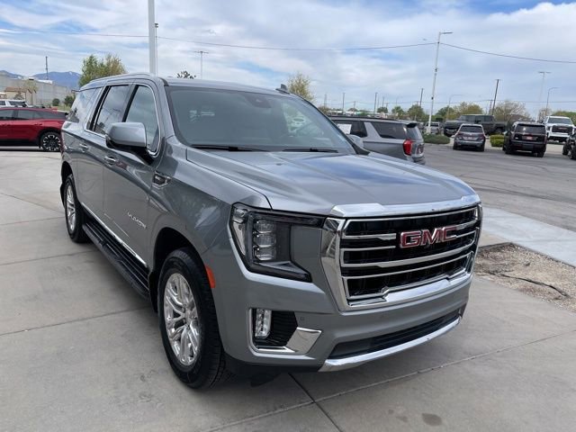 Used 2023 GMC Yukon XL SLT w/ SLT Premium Package image 7