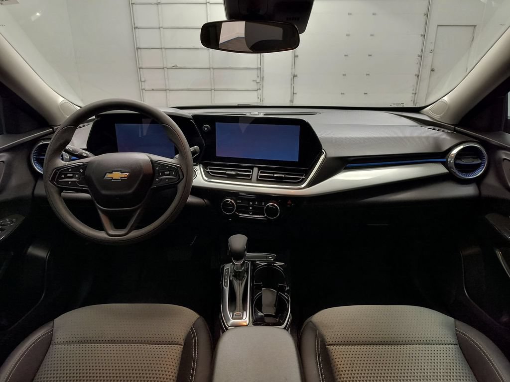 Used 2026 Chevrolet Trax LT FWD image 13