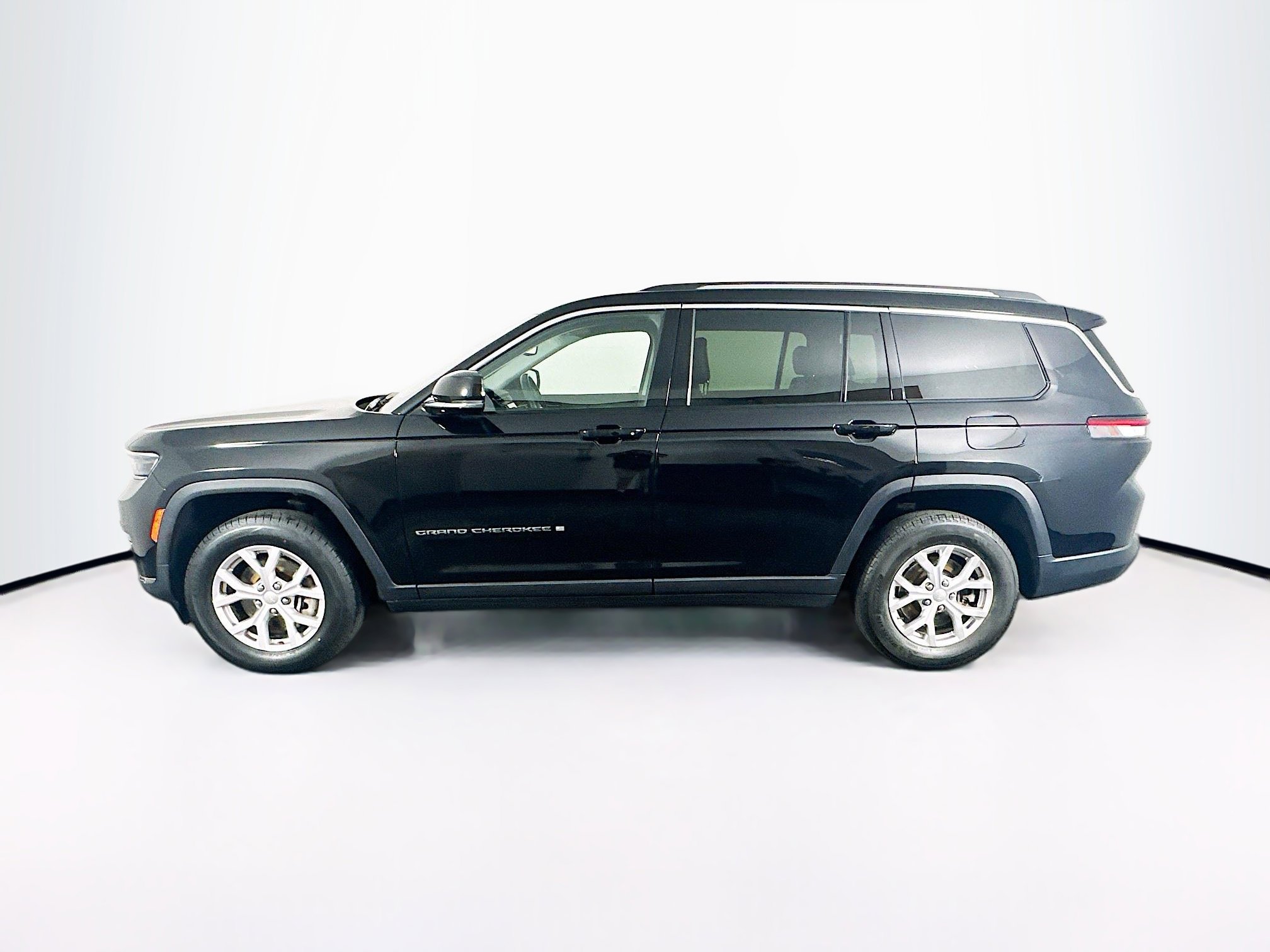 Used 2022 Jeep Grand Cherokee L Limited AWD/4WD image 4