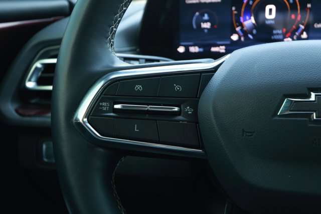 Used 2024 Chevrolet Traverse Z71 image 13