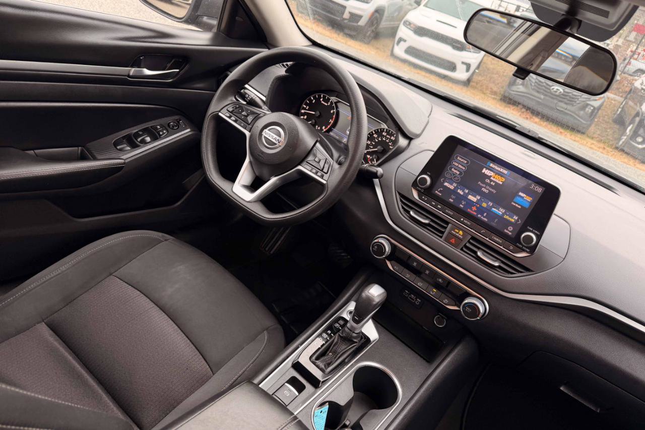Used 2022 Nissan Altima 2.5 SV image 15