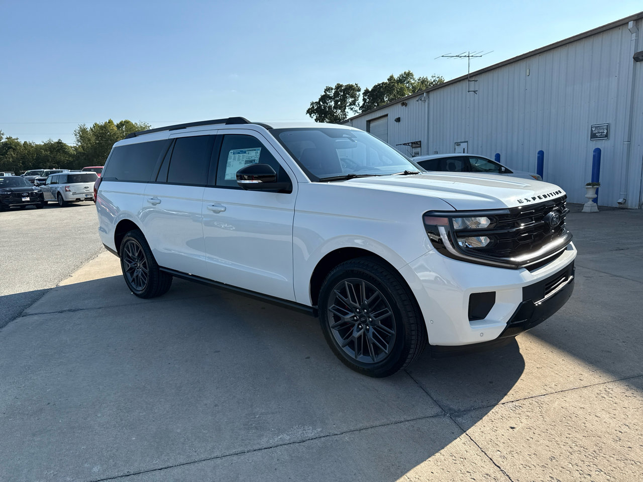 New 2025 Ford Expedition Max Platinum image 2