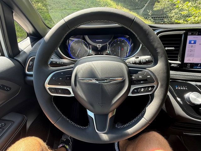 New 2026 Chrysler Pacifica Select image 26