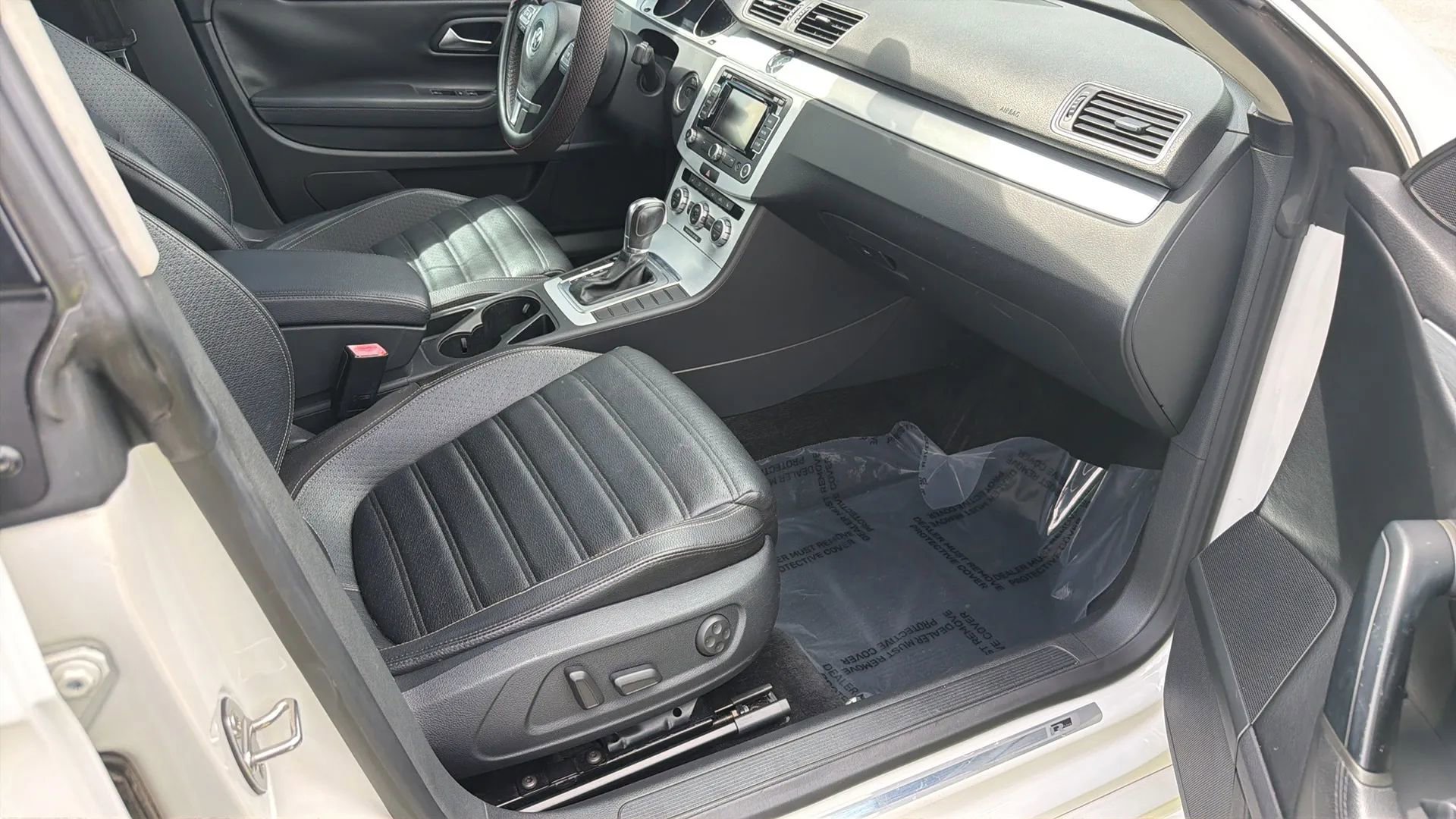 Used 2014 Volkswagen CC R-Line image 22