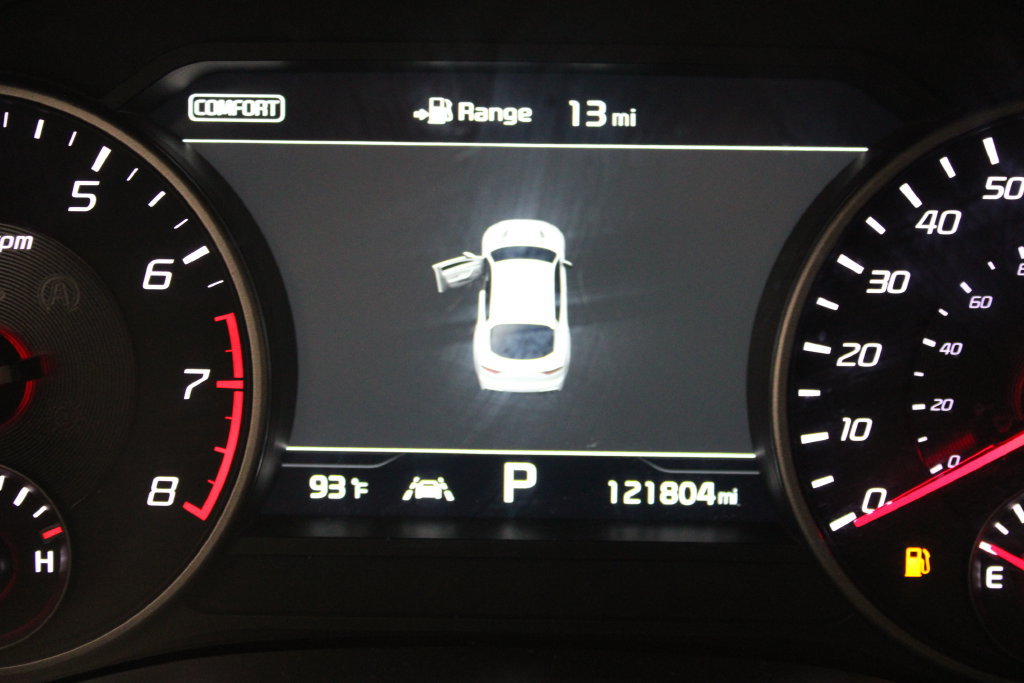 Used 2020 Kia Stinger GT1 RWD image 30