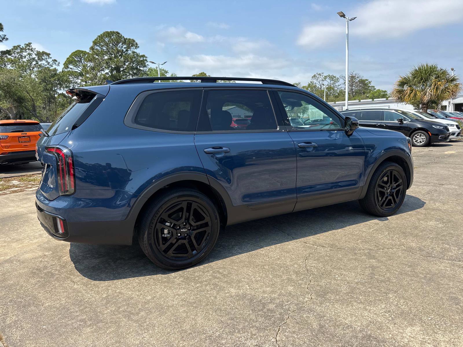 Used 2024 Kia Telluride SX Prestige X-Line image 3
