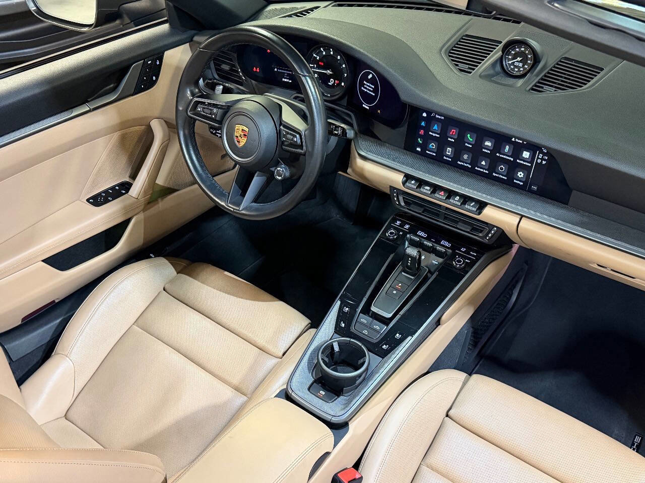 Used 2023 Porsche 911 Carrera image 3