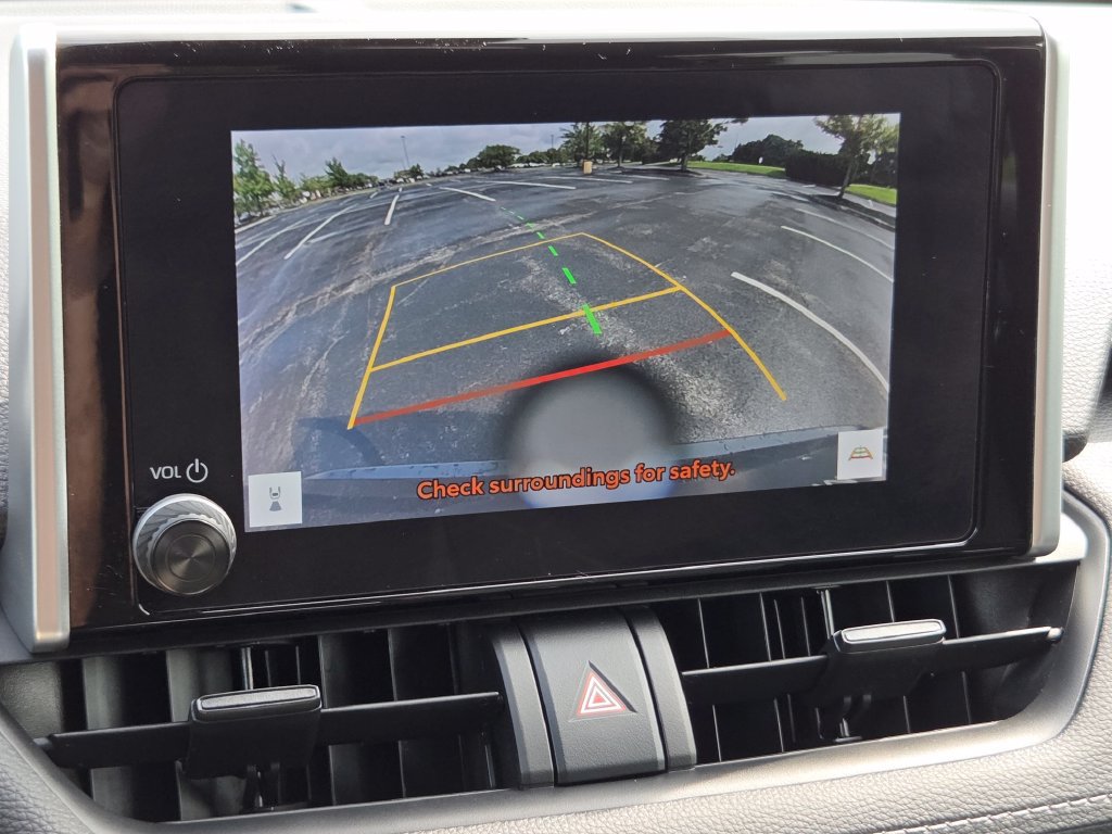 Used 2023 Toyota RAV4 XLE AWD/4WD image 11