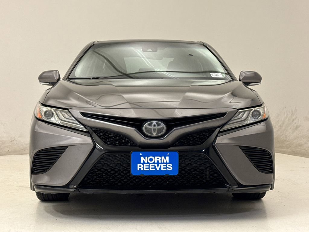 Used 2019 Toyota Camry XSE image 3