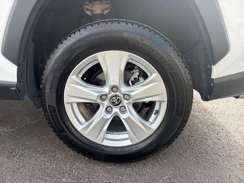 Used 2023 Toyota RAV4 XLE AWD/4WD image 49