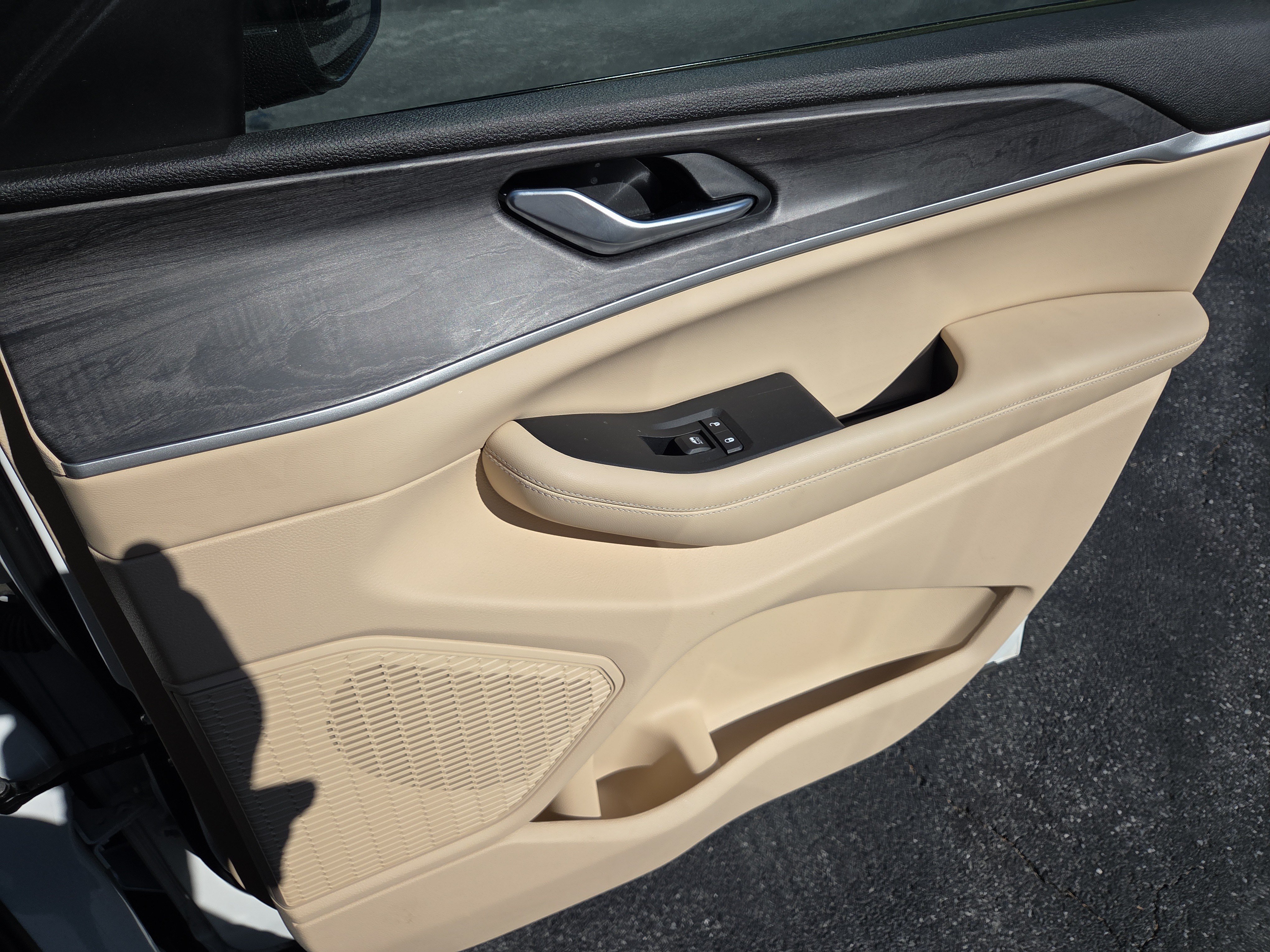 Used 2023 Jeep Grand Cherokee Limited AWD/4WD image 18