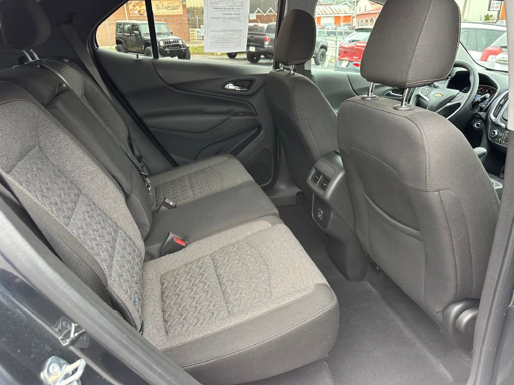 Used 2023 Chevrolet Equinox LT w/ Driver Convenience Package image 16
