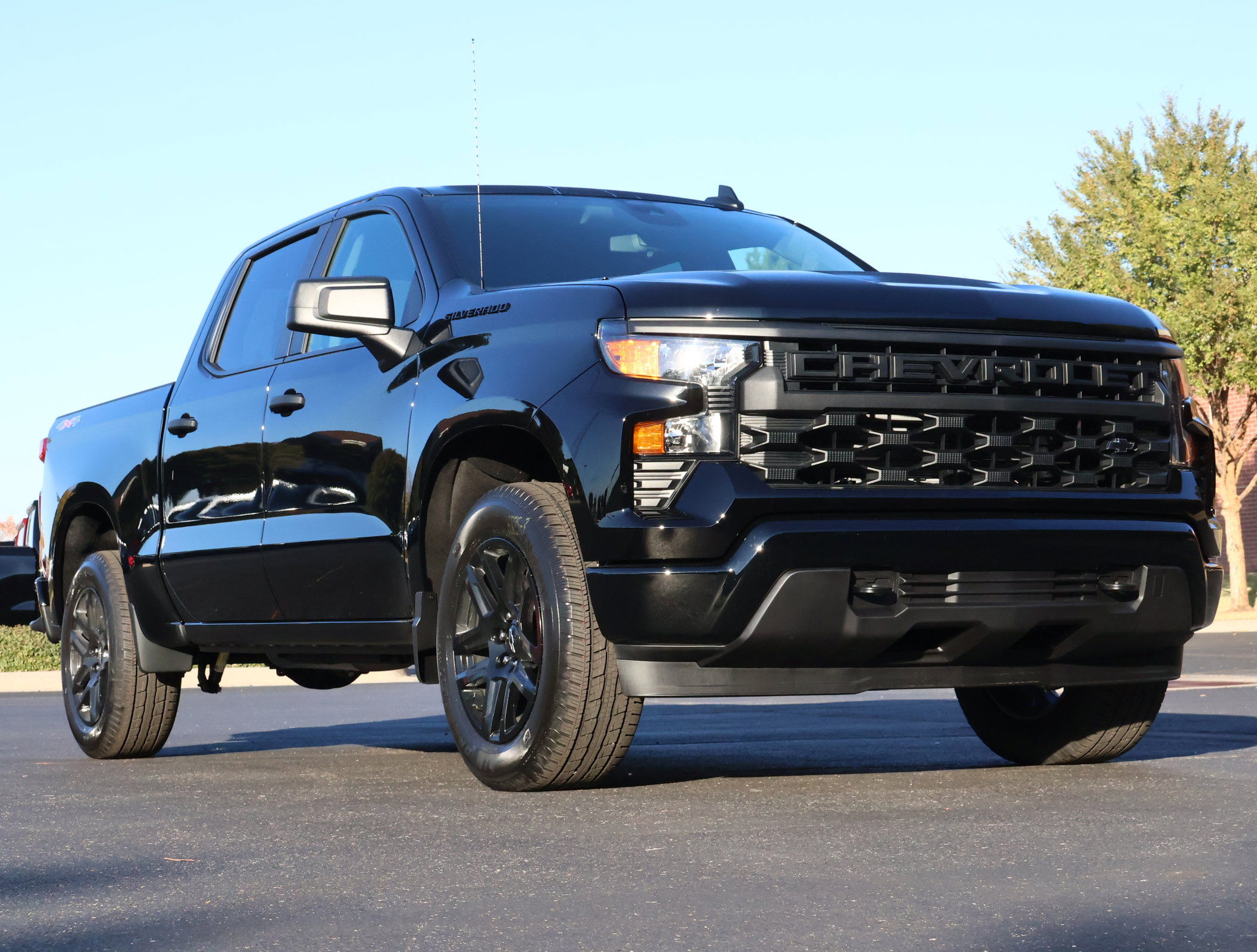 New 2026 Chevrolet Silverado 1500 Custom w/ LPO, Dark Essentials Package