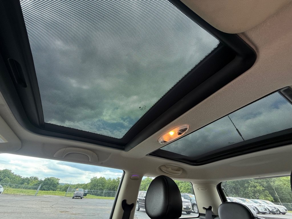 Used 2011 MINI Cooper Hardtop FWD image 11