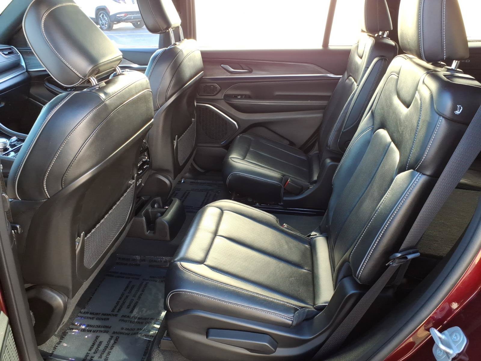 Used 2023 Jeep Grand Cherokee L Overland AWD/4WD image 7
