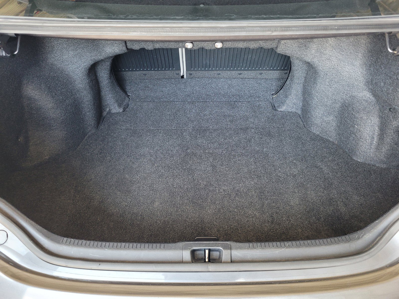 Used 2014 Toyota Camry LE FWD image 19