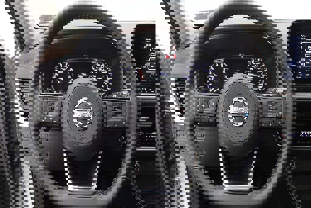 Used 2023 Nissan Rogue SL w/ SL Premium Package image 18