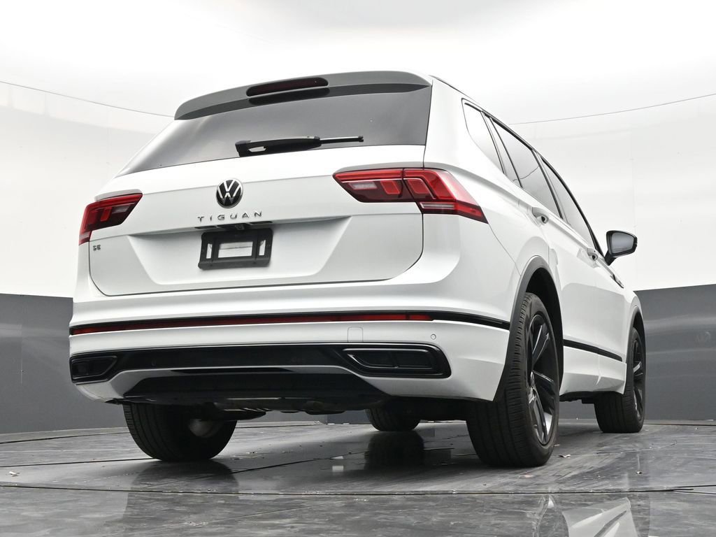 Used 2024 Volkswagen Tiguan SE R-Line FWD image 21