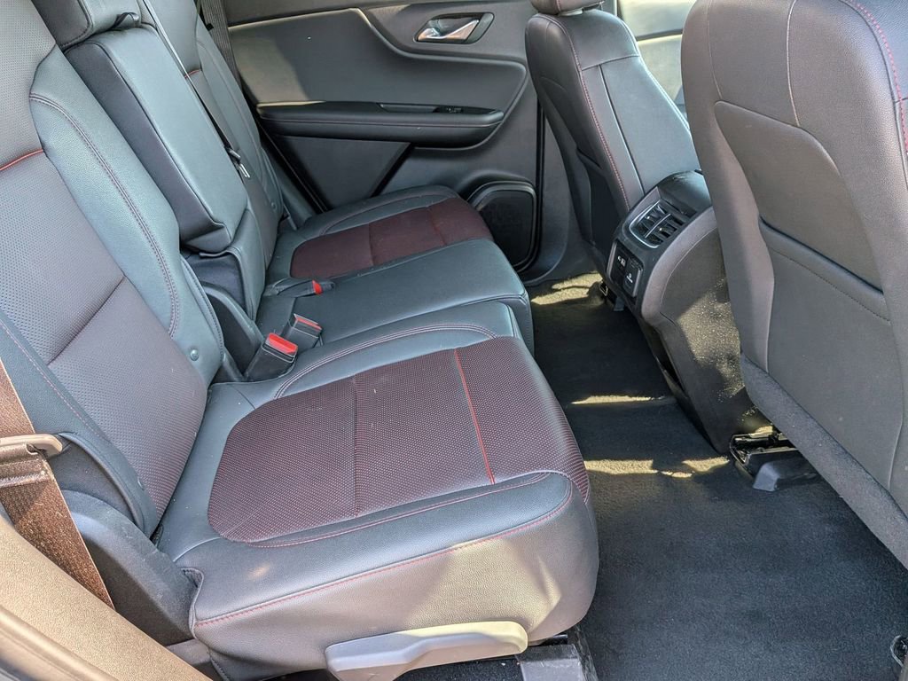Used 2025 Chevrolet Blazer RS FWD image 30