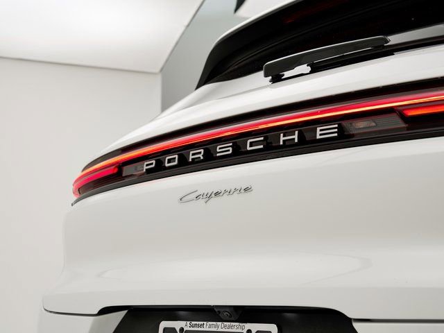 Certified 2025 Porsche Cayenne image 34
